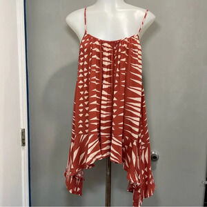 Shark bite tank with adjustable straps. Women size Small